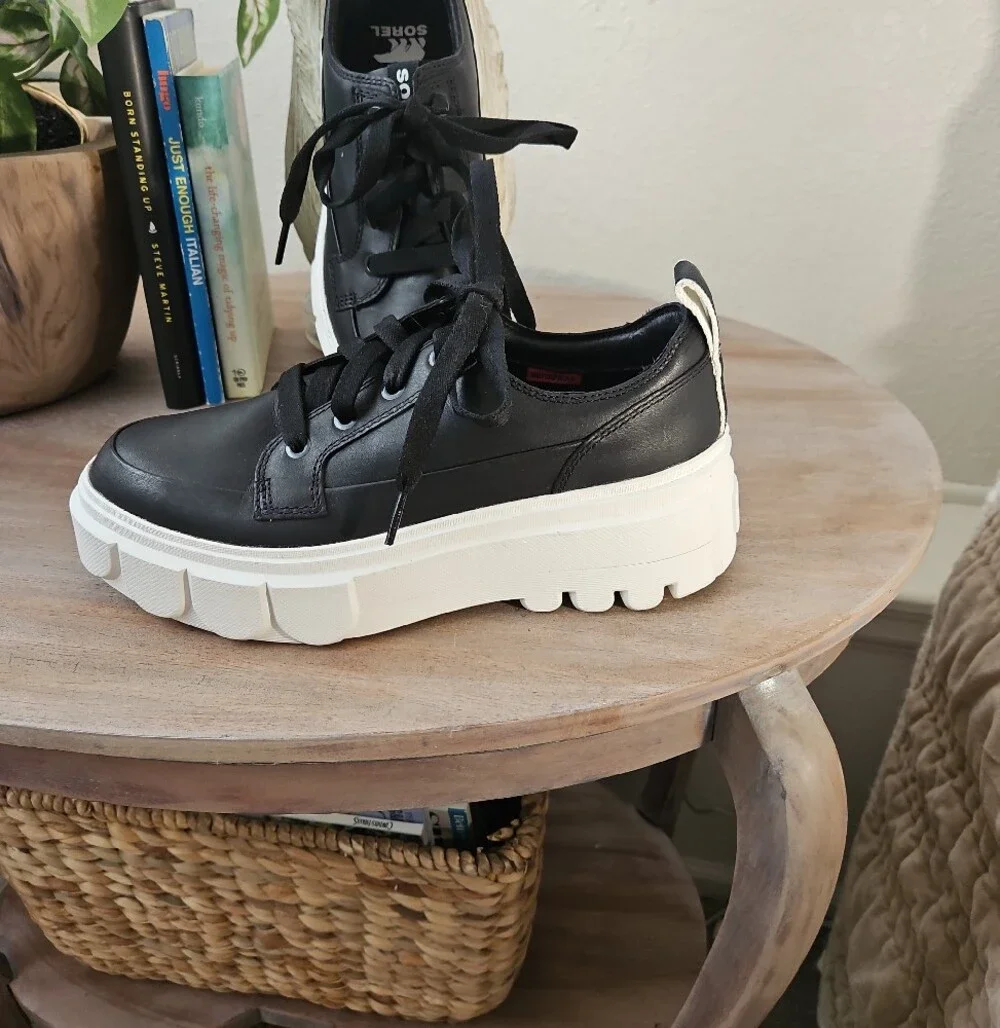 Sorel Black Leather Platform Lace-Up Sneakers